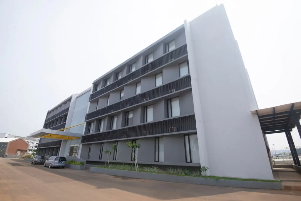 Джакарта: RedDoorz Plus @ Jakarta International Equestrian Park