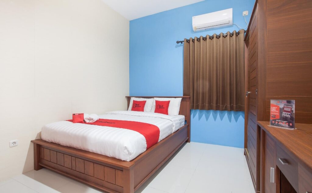 Сурабая: RedDoorz near Universitas Wijaya Kusuma