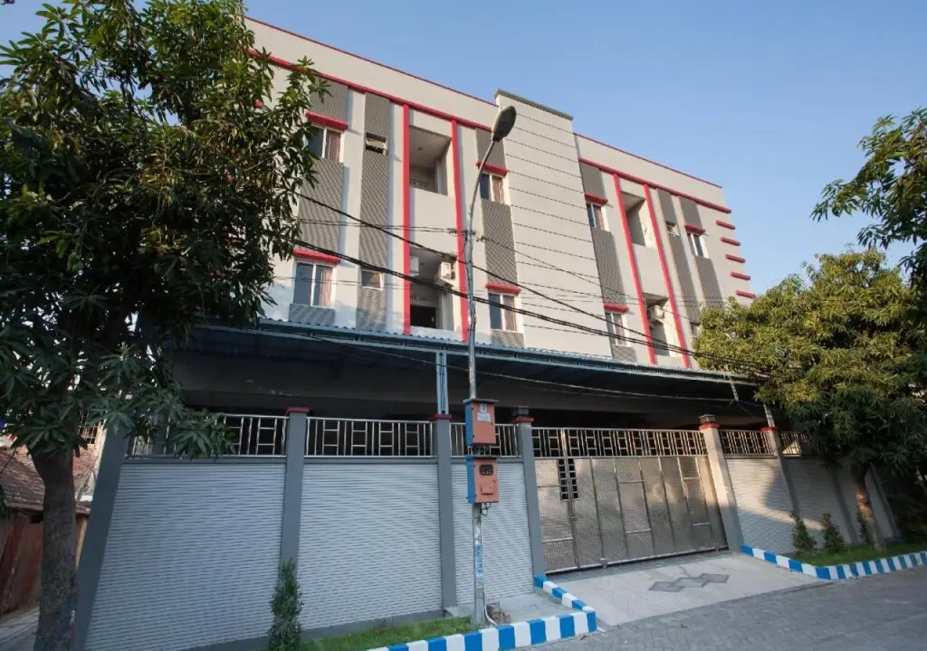 Сурабая: RedDoorz near Universitas Wijaya Kusuma