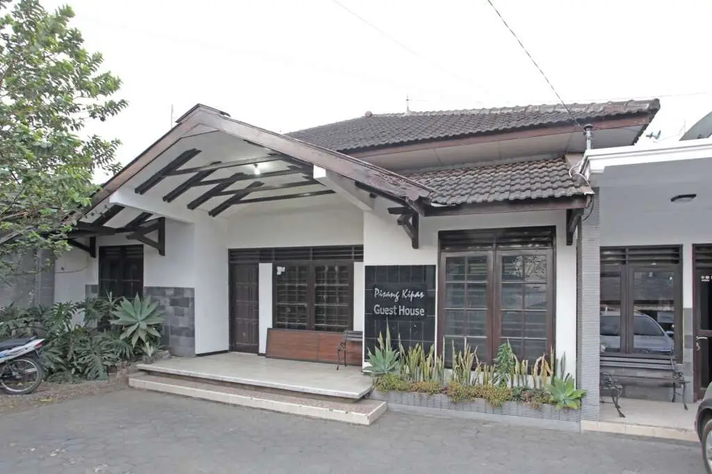RedDoorz @ Soekarno Hatta 2 — фото 1