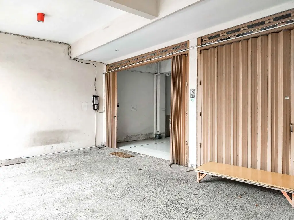 Сурабая: RedDoorz near Taman Flora