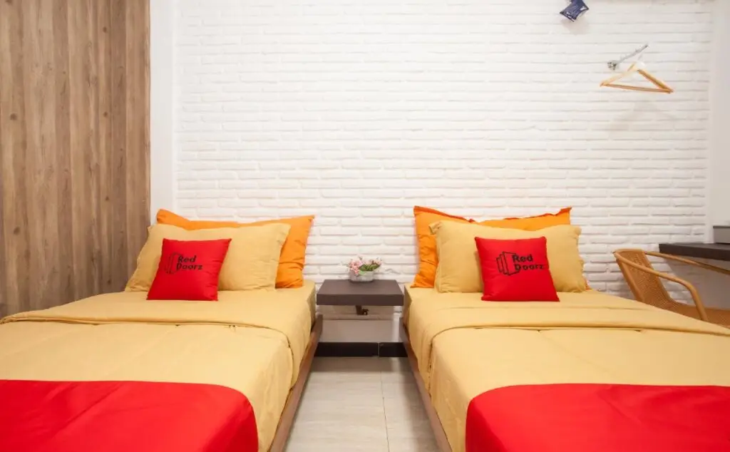 Бату: RedDoorz near Dino Park