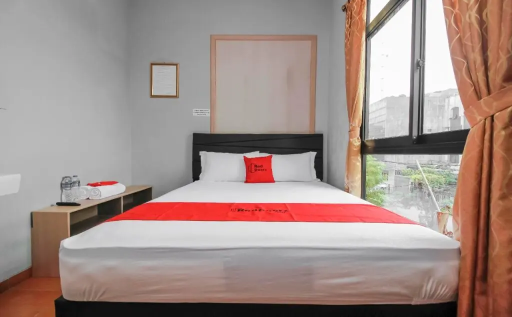 Джакарта: RedDoorz near Manggarai Station 2