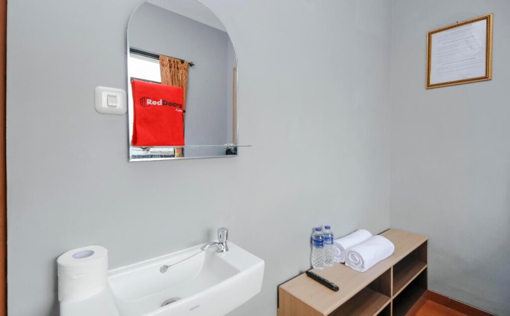 Джакарта: RedDoorz near Manggarai Station 2