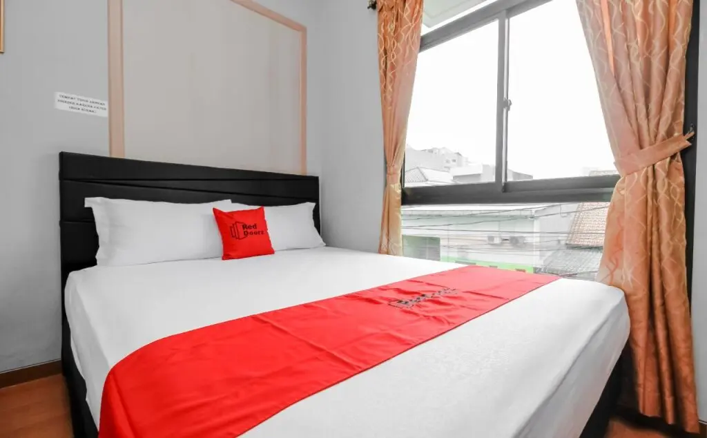 Джакарта: RedDoorz near Manggarai Station 2