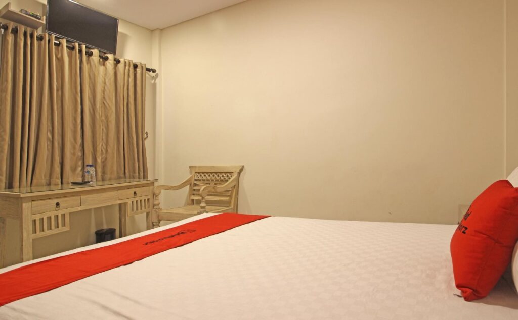 Суракарта: RedDoorz Syariah near Stadion Manahan Solo 2