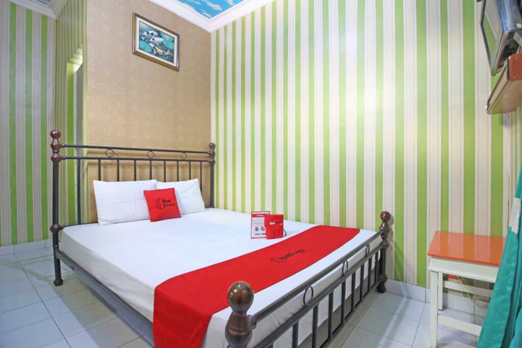 Депок: RedDoorz near Perumnas Seturan