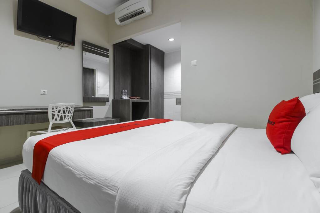 Медан: RedDoorz Plus Syariah @ Jalan Sriwijaya Medan