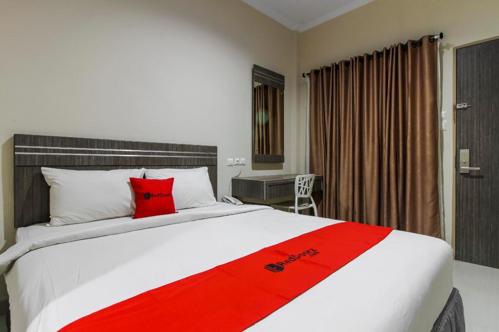 Медан: RedDoorz Plus Syariah @ Jalan Sriwijaya Medan