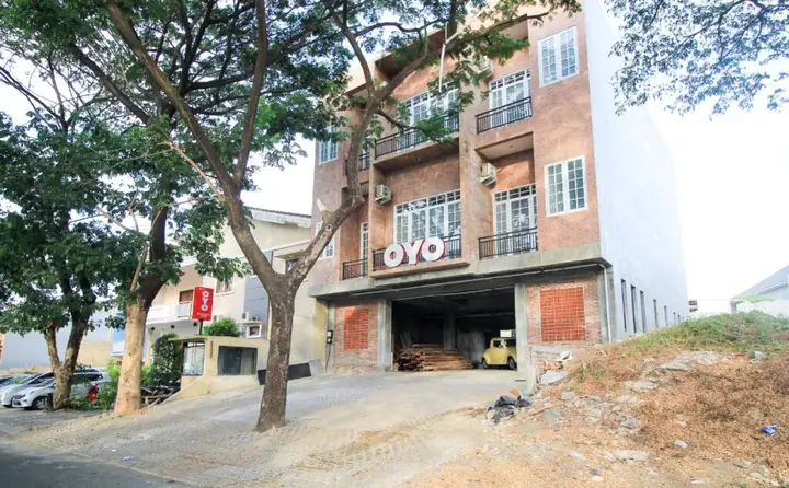 Сурабая: OYO 204 Blessing Residence