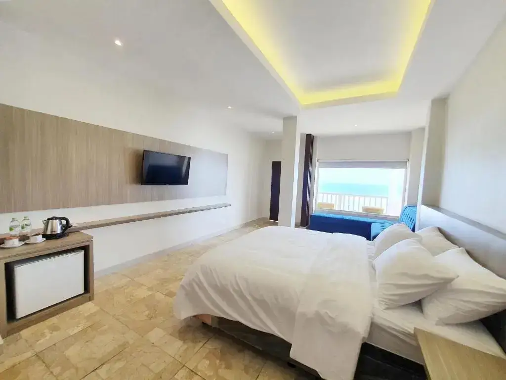 Сисолок: 77 Sunset Plaza
