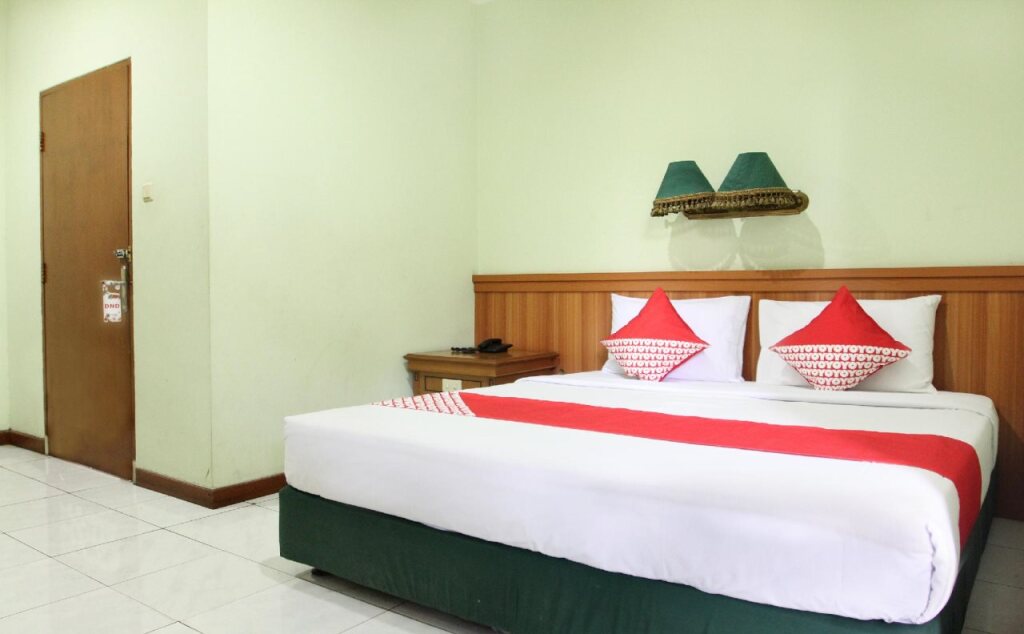 Джакарта: OYO 154 Griya Patria Guest House