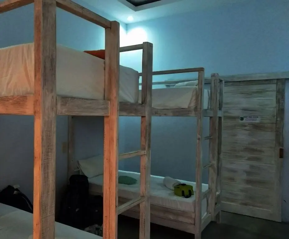 Лембонган-Айленд: Lemon Hostel