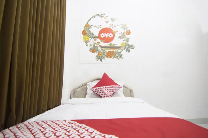 Депок: OYO 244 Griya Cemara Homestay