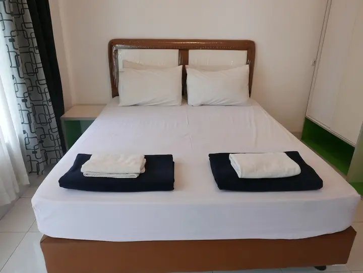 Депок: Retras Hostel