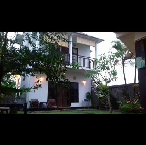 Пекутатан: Medewi Surf Villa
