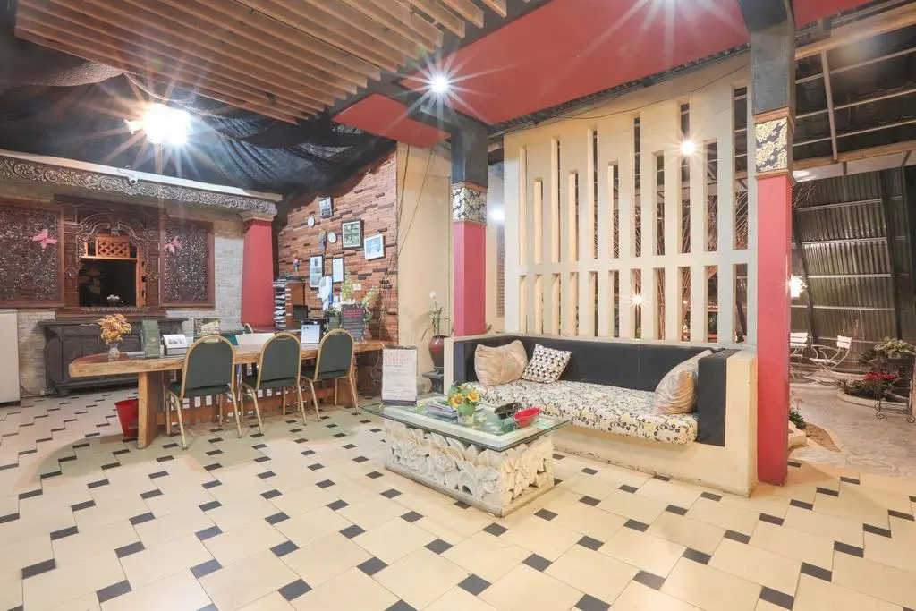 Читарингул: OYO 243 The Village Bumi Kedamaian