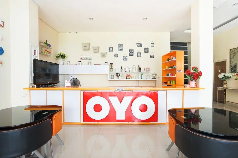 Сурабая: OYO 221 Pratisarawirya