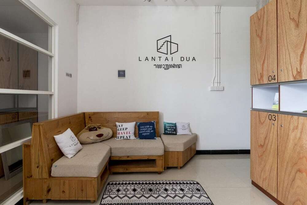Депок: Lantai Dua Jogja - Hostel