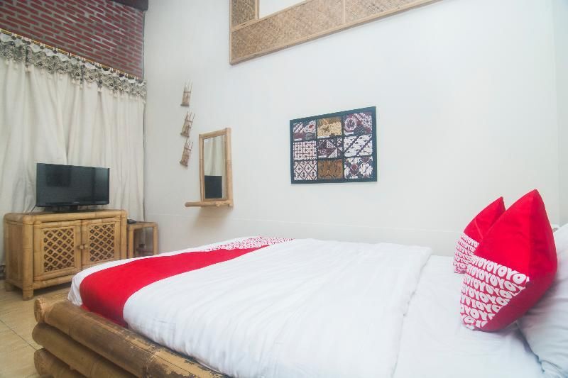Ngaglik: OYO 326 Ndalem Padma Asri Guest House