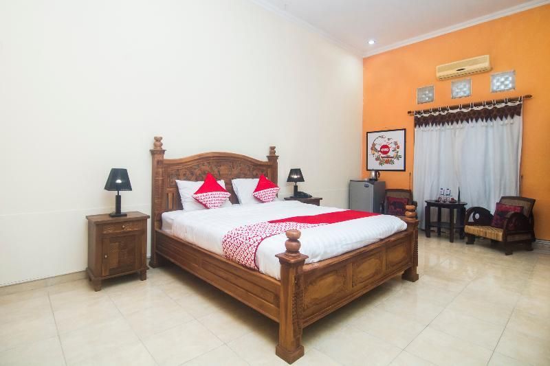 Ngaglik: OYO 326 Ndalem Padma Asri Guest House