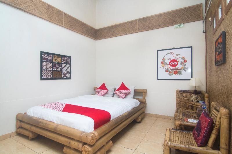 Ngaglik: OYO 326 Ndalem Padma Asri Guest House