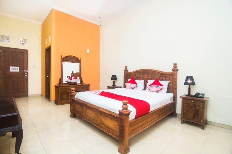 Ngaglik: OYO 326 Ndalem Padma Asri Guest House