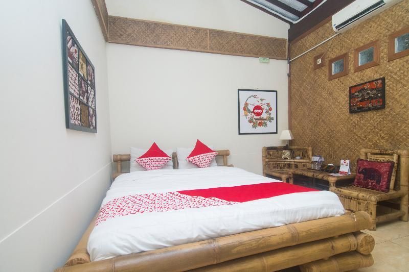 Ngaglik: OYO 326 Ndalem Padma Asri Guest House