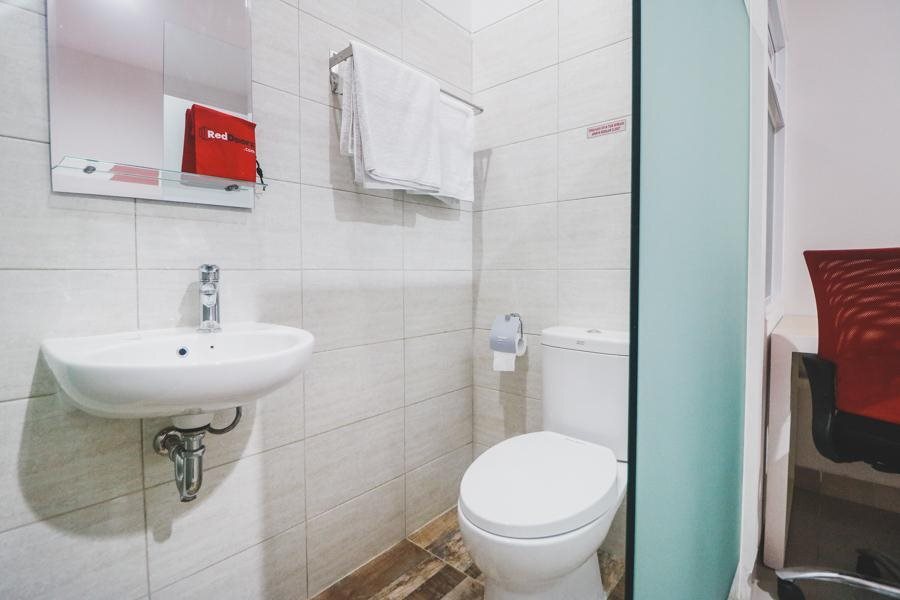 Чикаранг: RedDoorz Plus near Living Plaza Jababeka