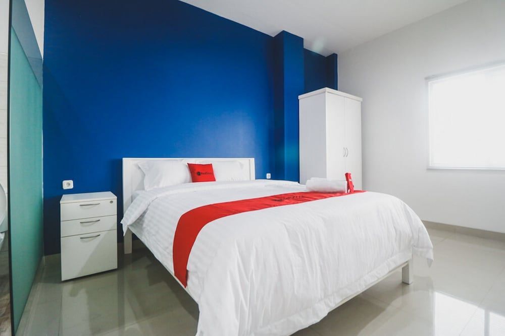 Чикаранг: RedDoorz Plus near Living Plaza Jababeka
