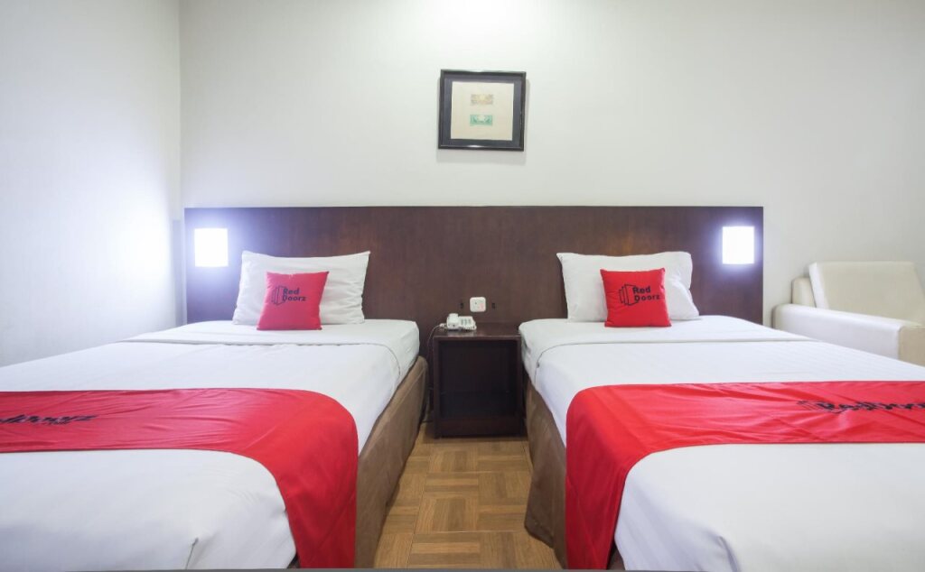 Сурабая: RedDoorz Plus @ Surabaya City Center