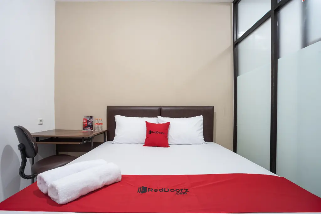 Южный Тангеранг: RedDoorz near Eka Hospital BSD City