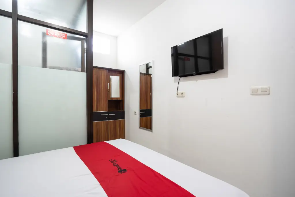Южный Тангеранг: RedDoorz near Eka Hospital BSD City