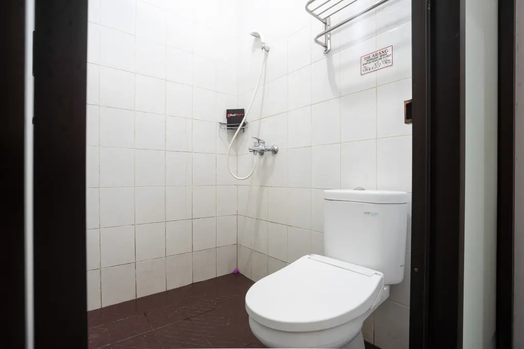 Южный Тангеранг: RedDoorz near Eka Hospital BSD City