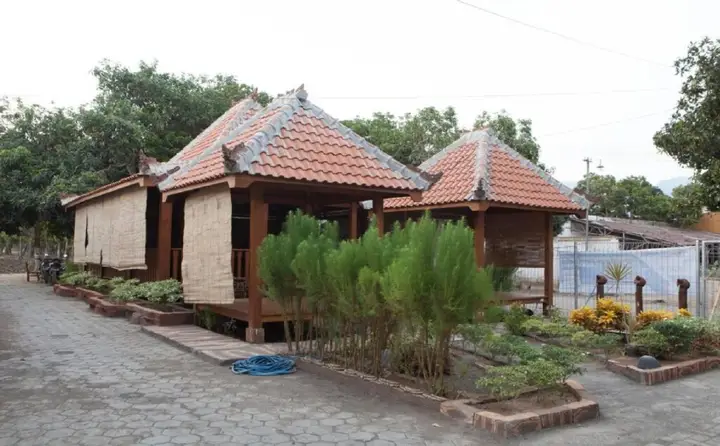 Ситубондо: RedDoorz near Baluran National Park
