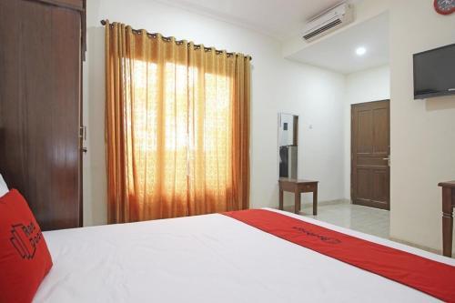 Ngaglik: RedDoorz near UII Jakal