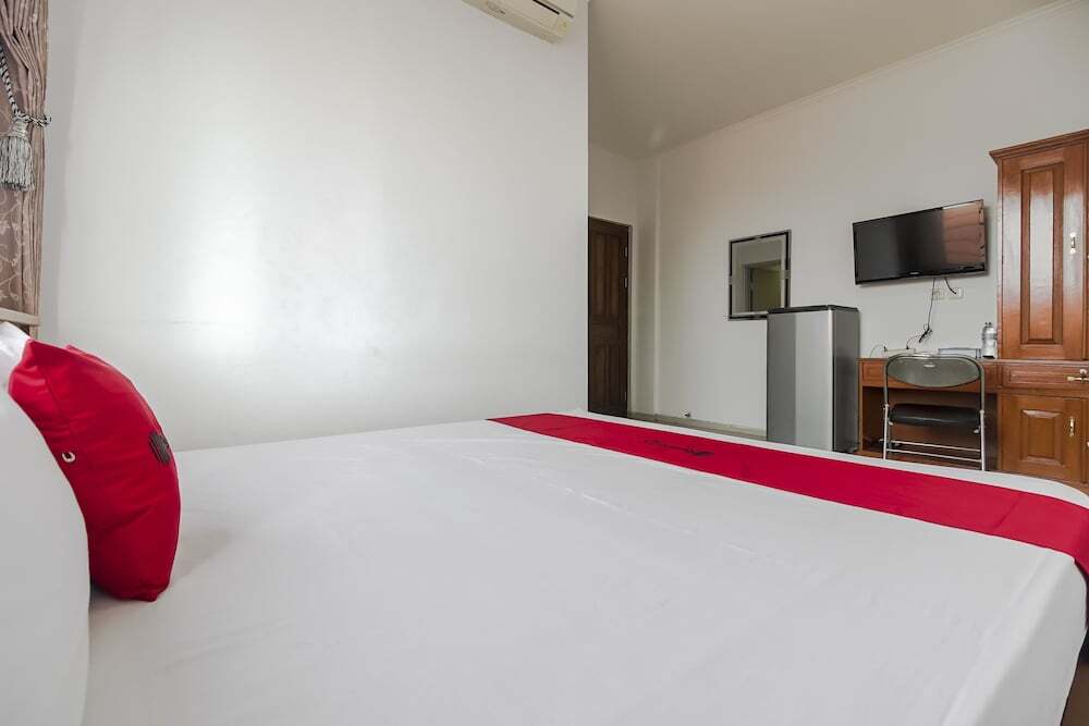 Белитунг: RedDoorz near Pantai Tanjung Pendam 2