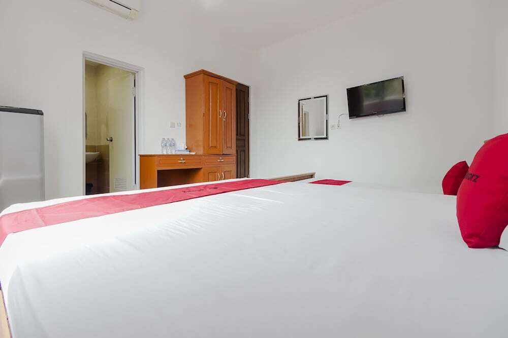 Белитунг: RedDoorz near Pantai Tanjung Pendam 2
