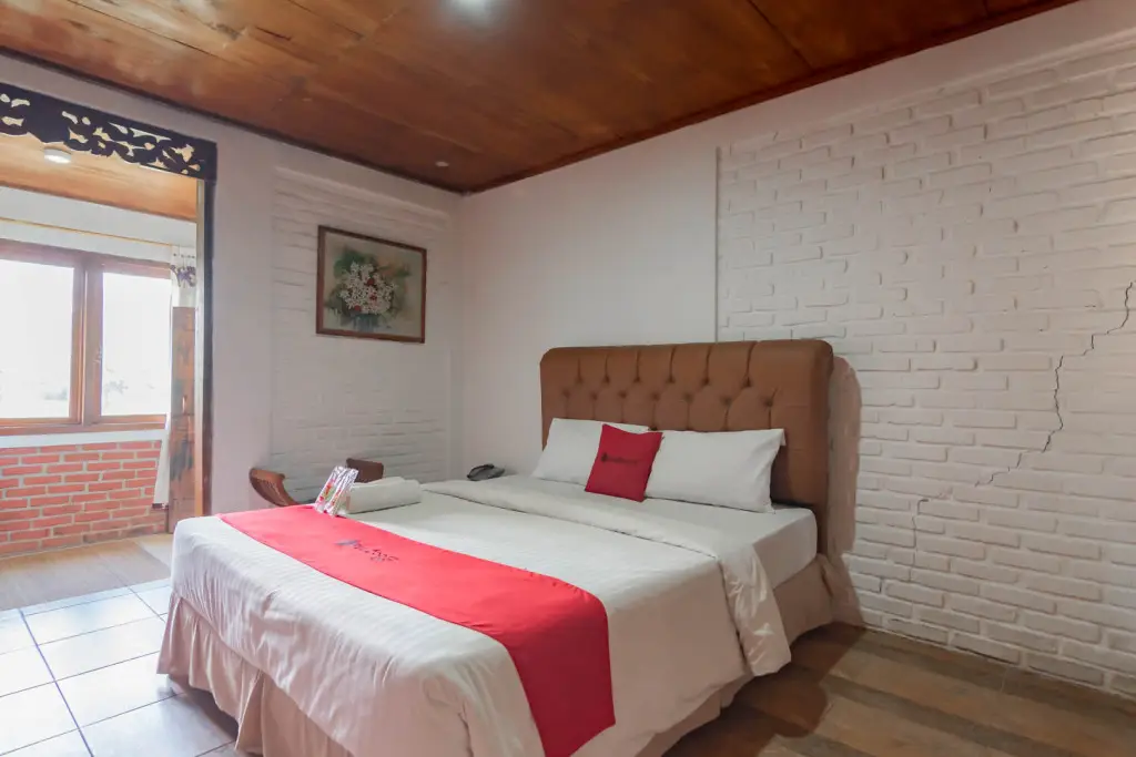 Паромпонг: RedDoorz near Kampung Gajah 2