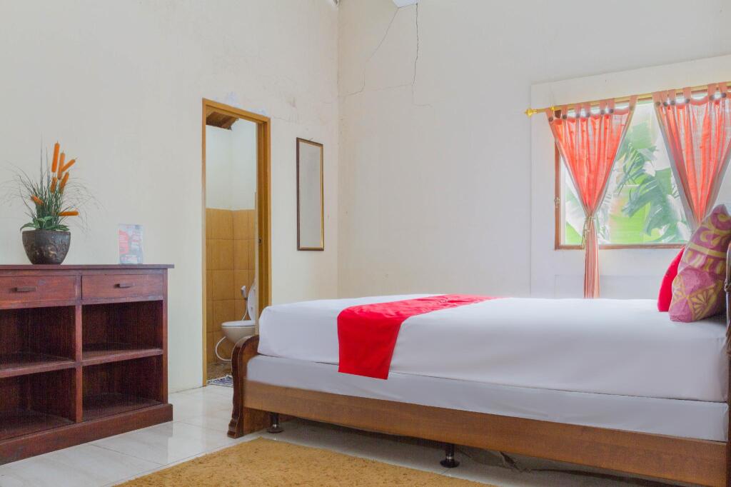 Паромпонг: RedDoorz near Kampung Gajah 2