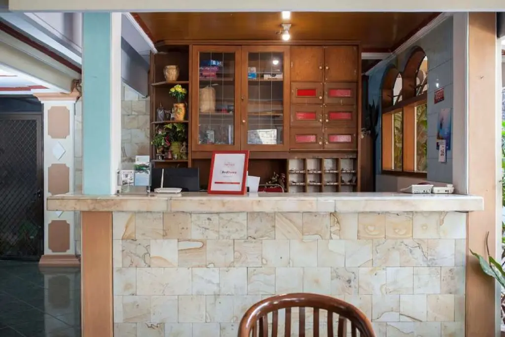 Бату: RedDoorz Plus near Jawa Timur Park 1