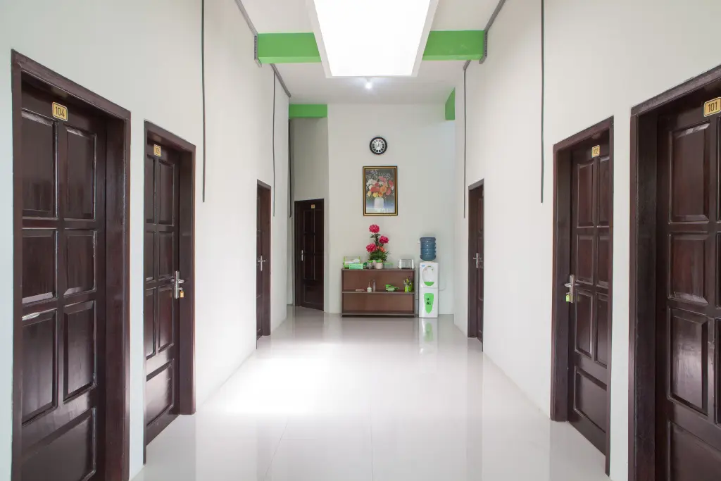 Калипуро: RedDoorz near Banyuwangi Baru Station