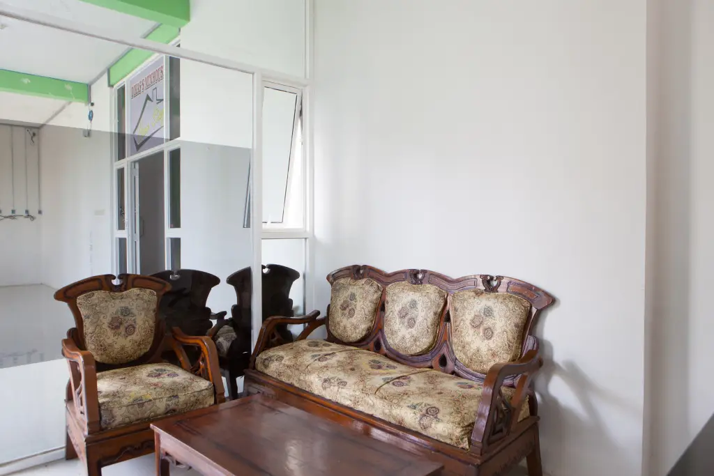 Калипуро: RedDoorz near Banyuwangi Baru Station