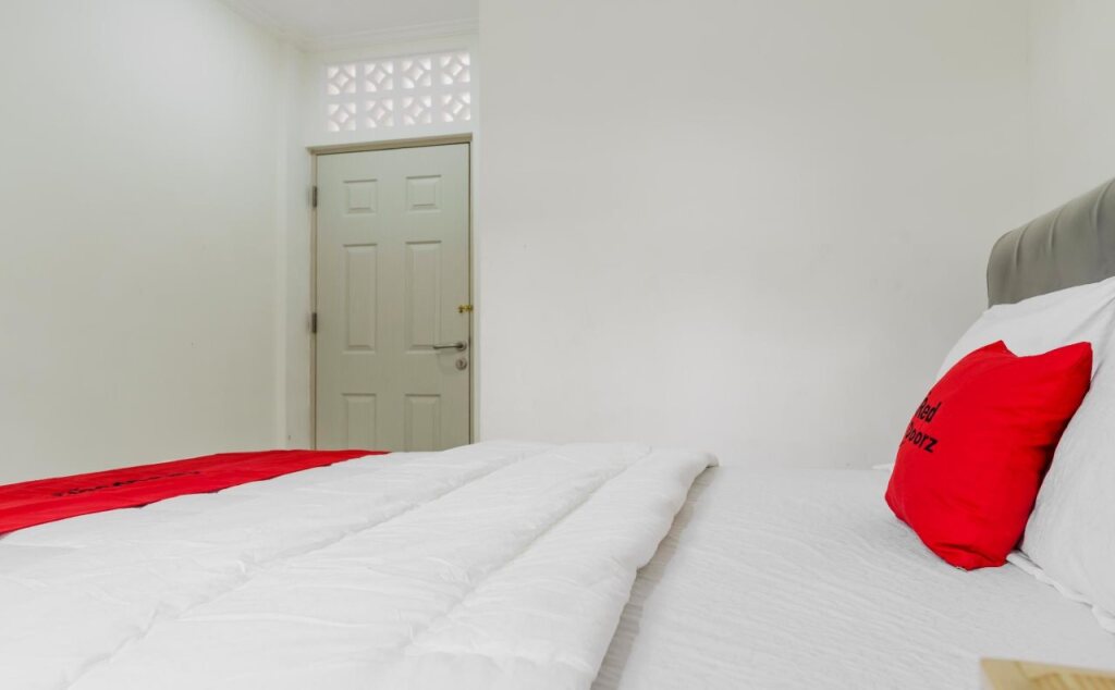 Джакарта: RedDoorz Plus near UPN Veteran Jakarta
