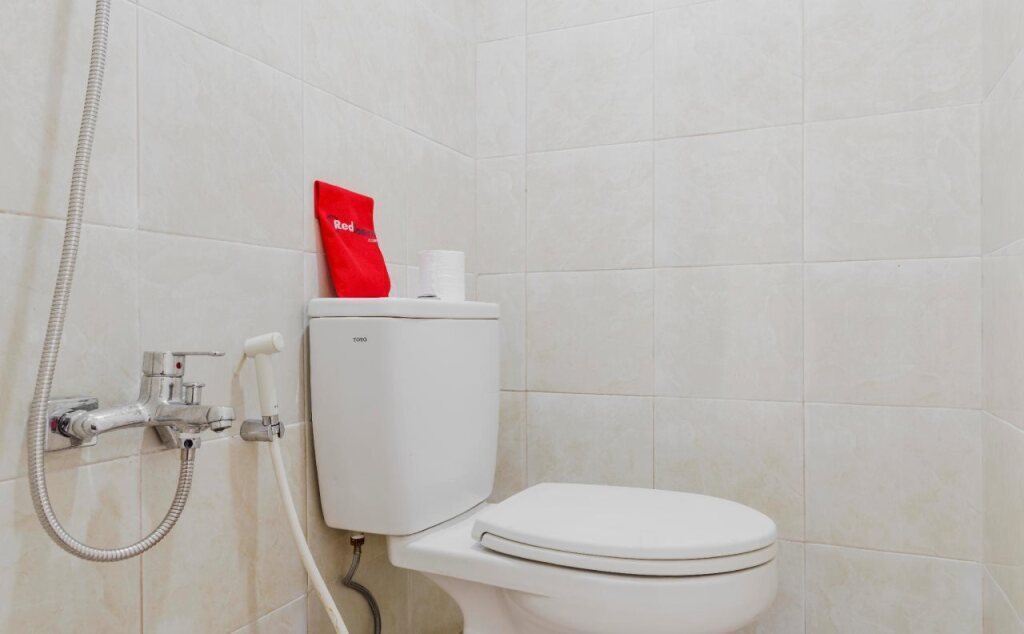 Джакарта: RedDoorz Plus near UPN Veteran Jakarta