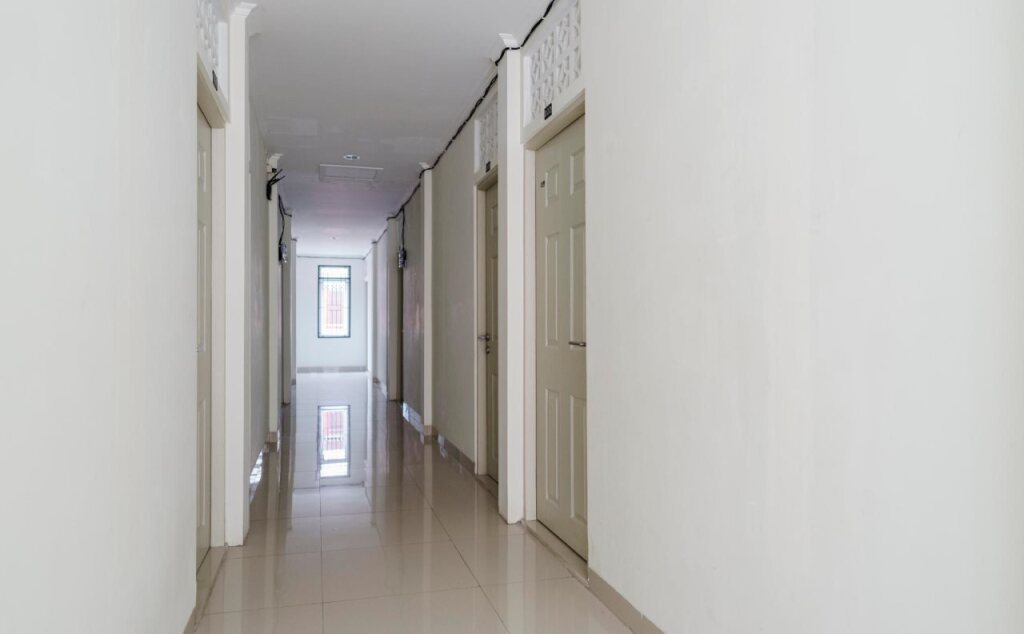 Джакарта: RedDoorz Plus near UPN Veteran Jakarta