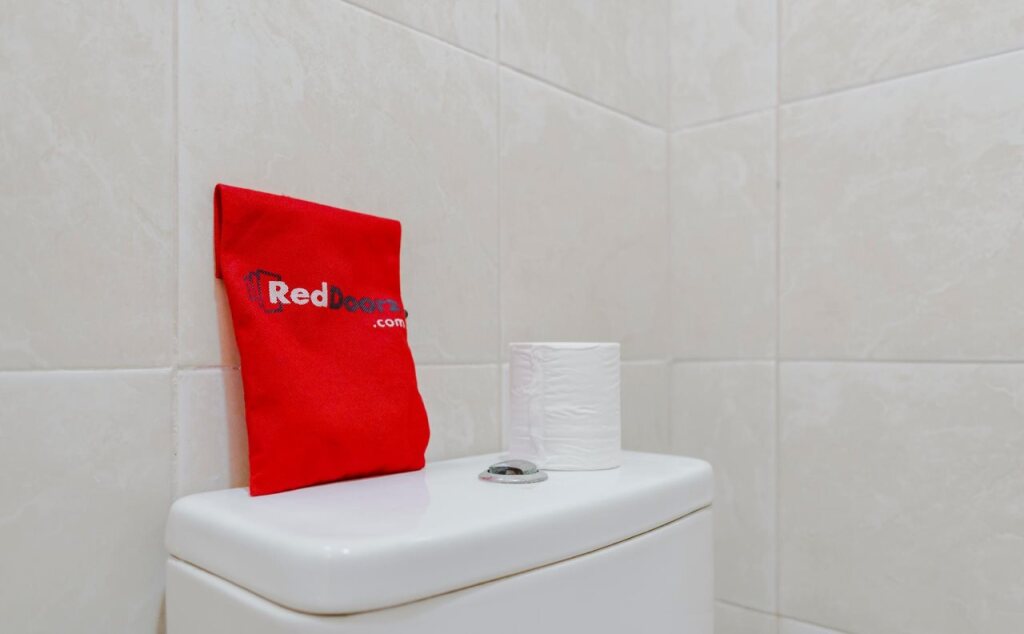 Джакарта: RedDoorz Plus near UPN Veteran Jakarta