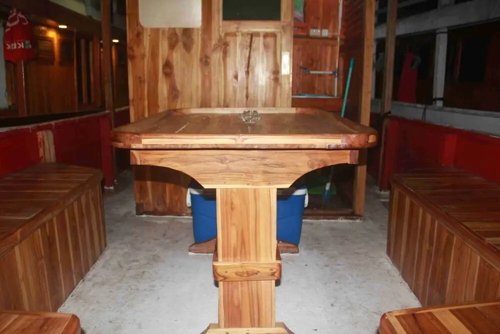 Комодо: Boat Charter KM.Caroline