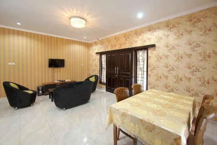 Депок: OYO 347 Bayang Brothers Guest House