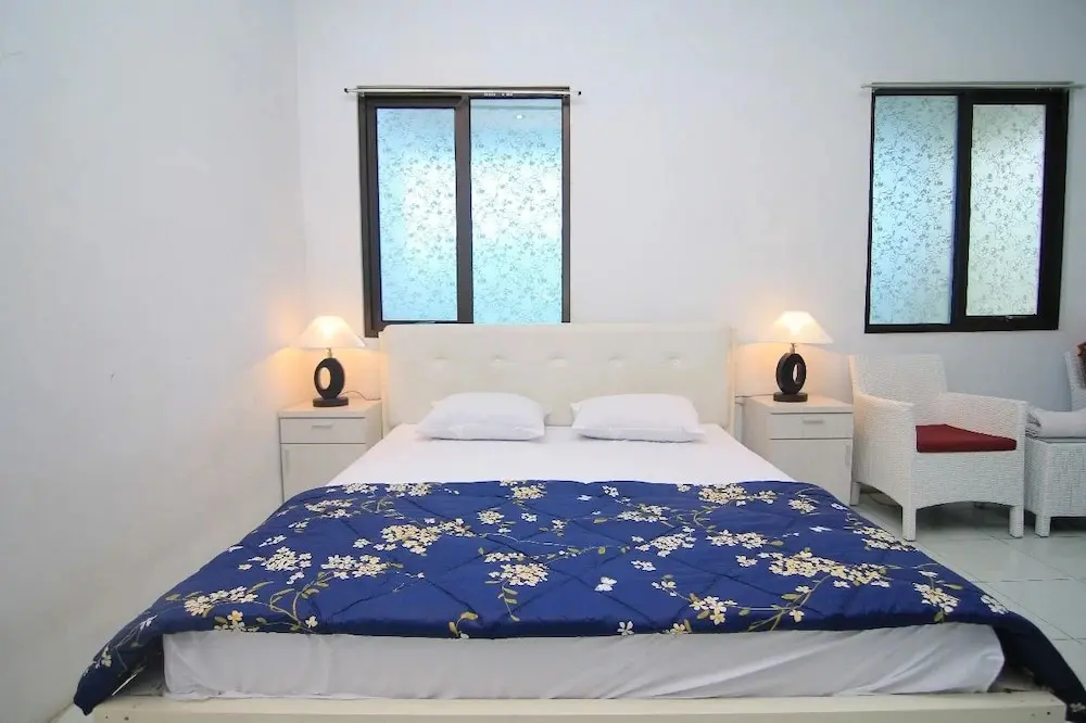 Ламонган: Hotel Boegenviel Syariah